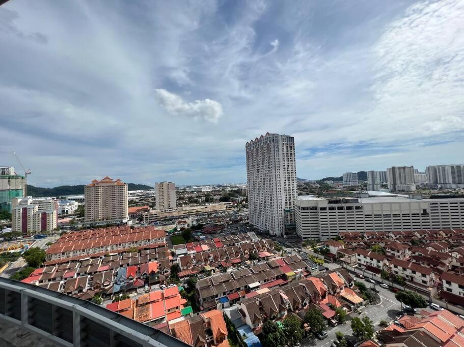New 6Pax Soho Near Usm & Spice Arena & Airport Appartement Bayan Lepas Buitenkant foto